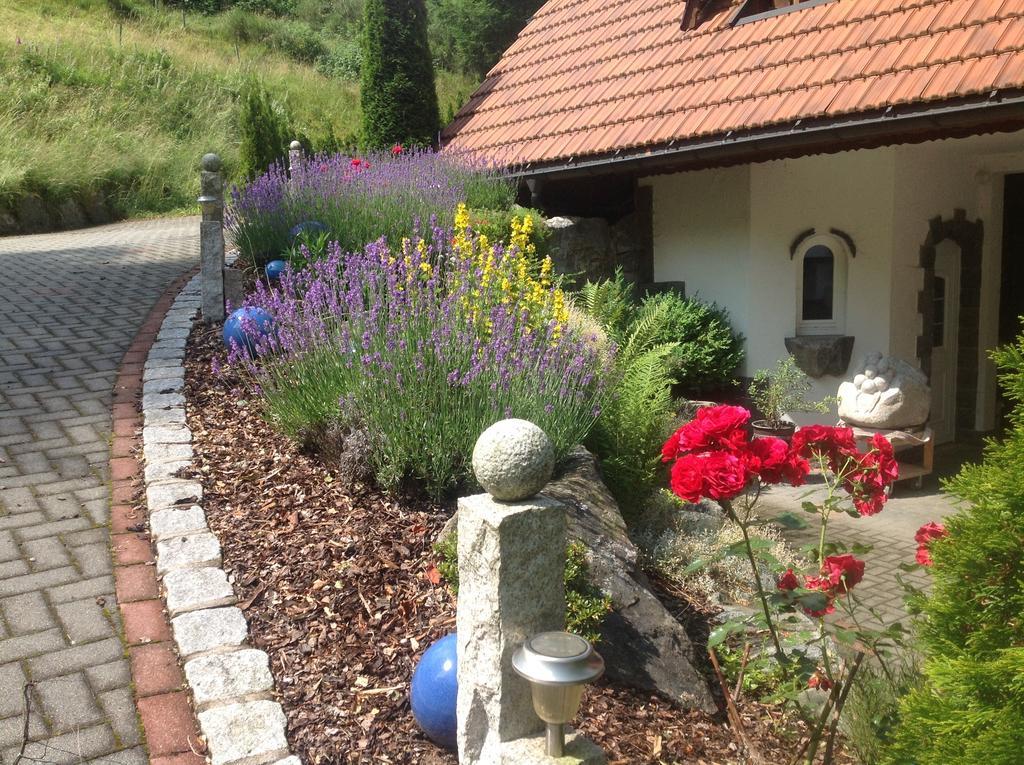 Holzbildhauerei Kammerer Triberg im Schwarzwald Exterior foto