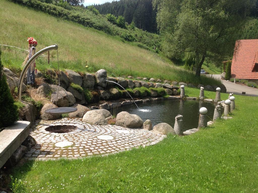Holzbildhauerei Kammerer Triberg im Schwarzwald Exterior foto