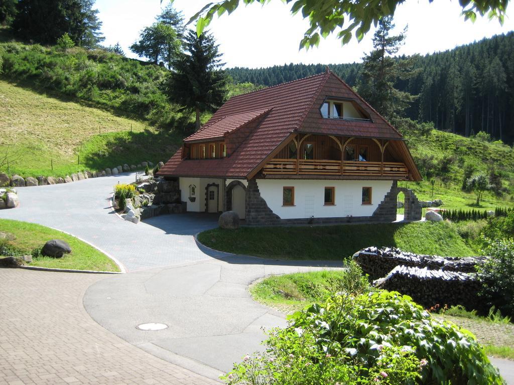 Holzbildhauerei Kammerer Triberg im Schwarzwald Exterior foto
